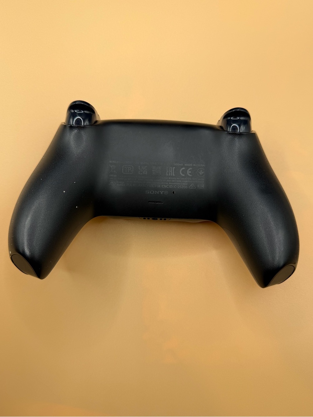 PS5 Controller - Picture 2 of 3